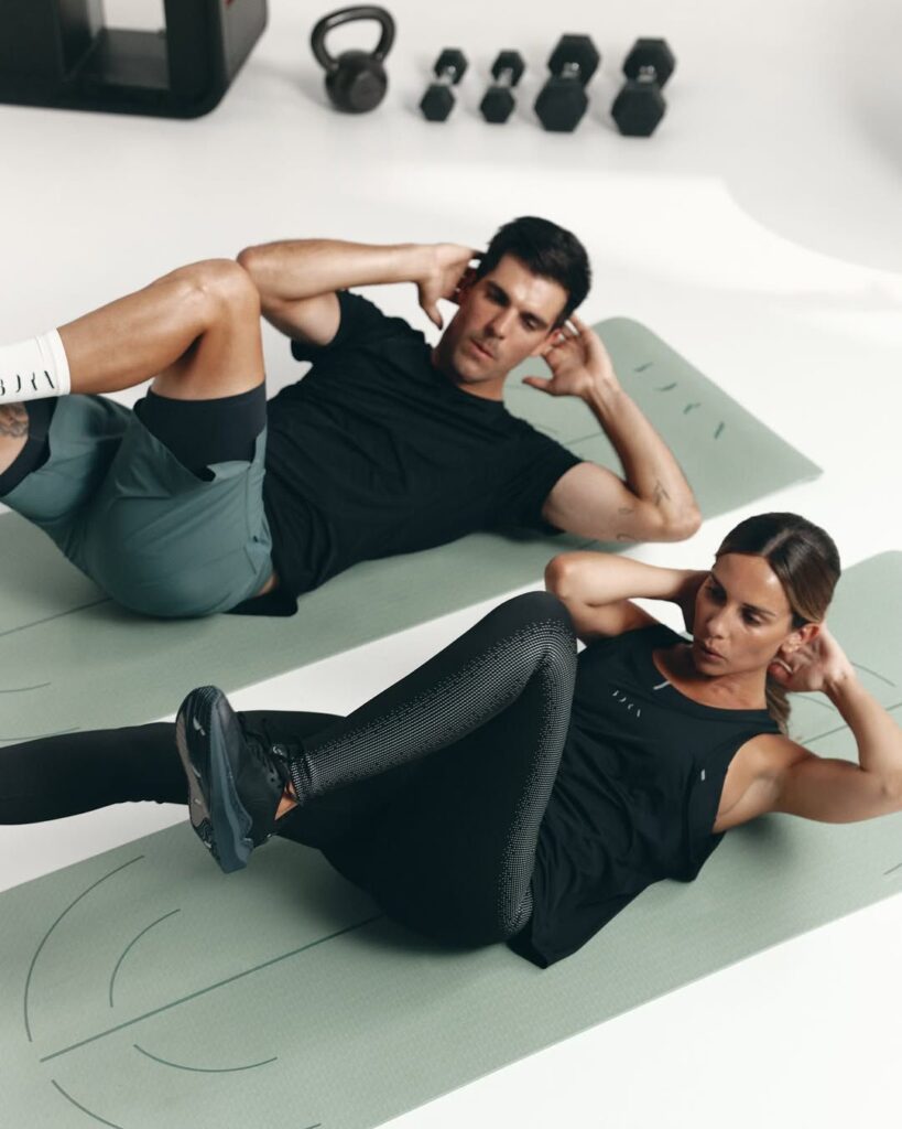 đồ tập gym thoáng khí, thấm hút mồ hôi tốt cho cả nam và nữ