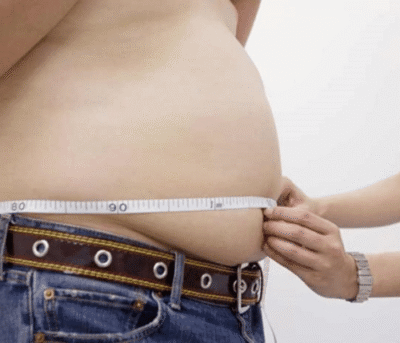 nam giới độ tuổi trung niên dáng bụng tròn